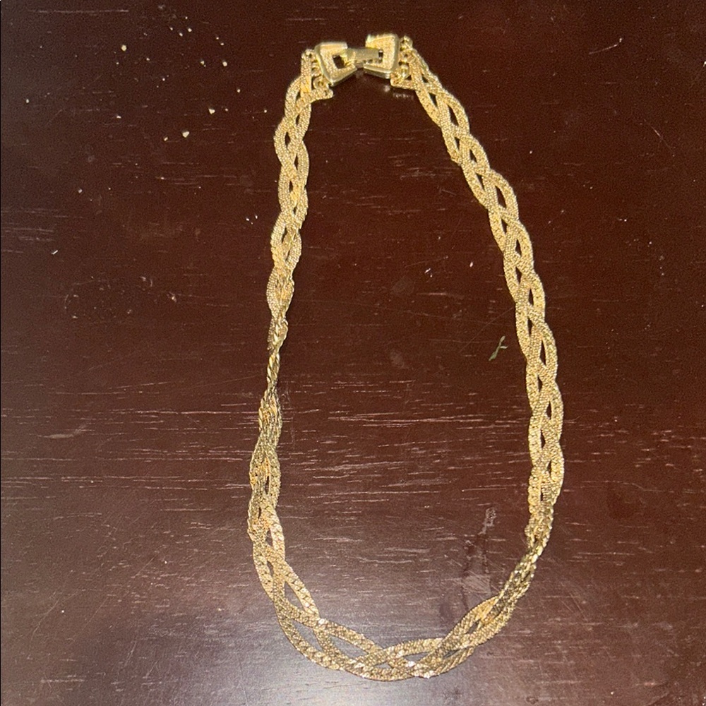 Elegant Gold Braided Necklace